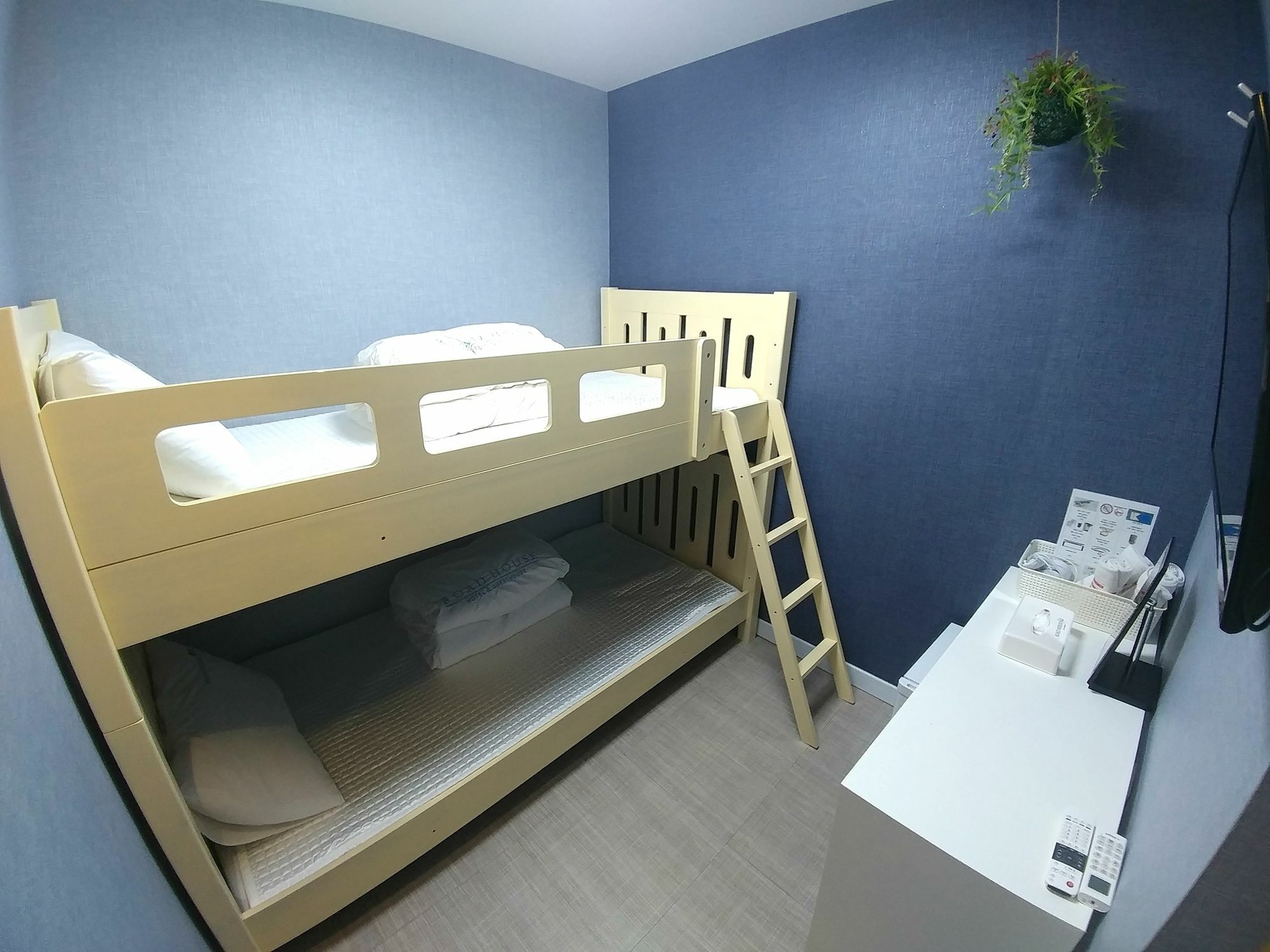 Road Myeongdong Hotel Seoul Exterior photo